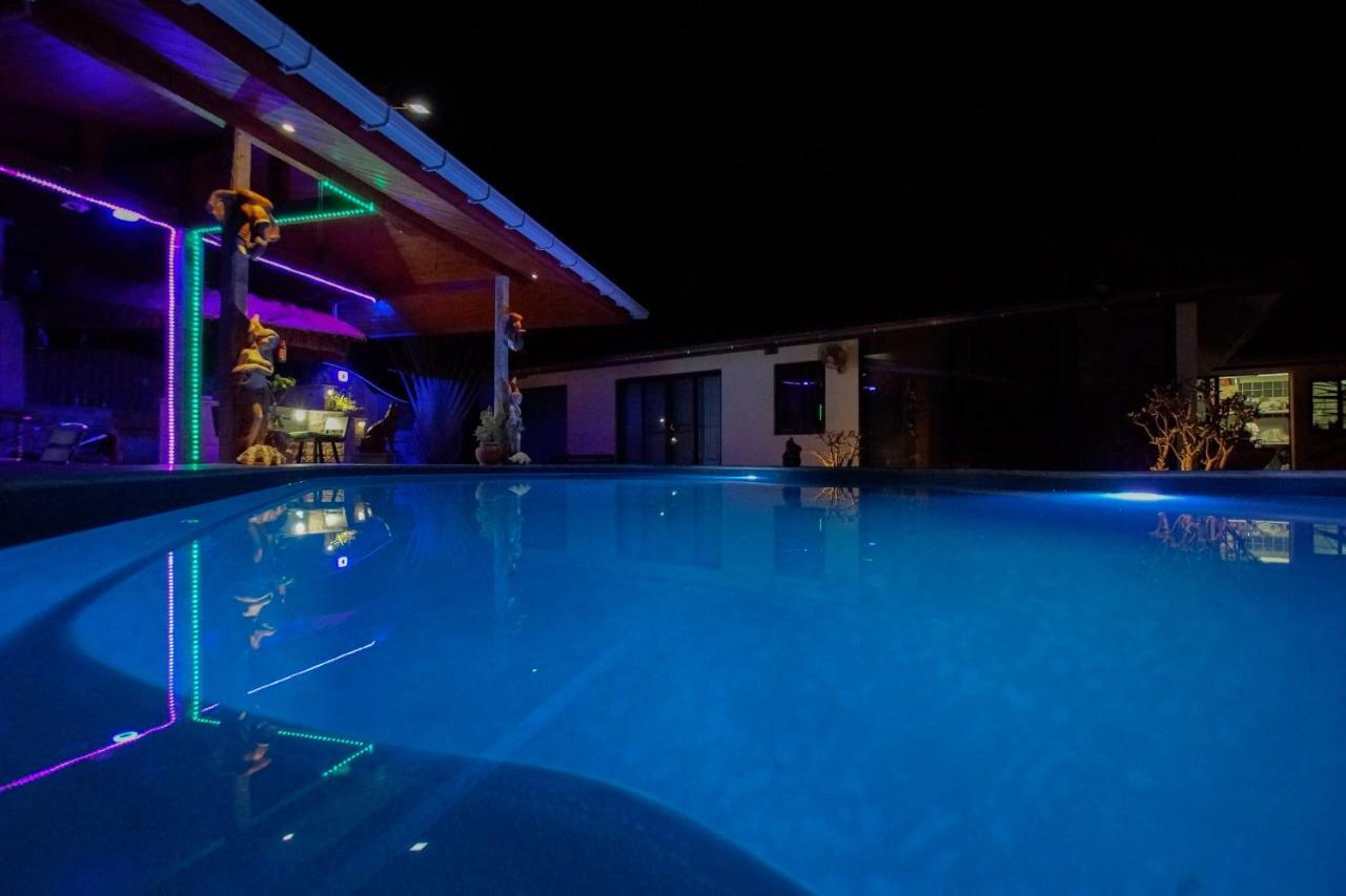 באן פה Tina'S Living Paradise - Guesthouses With Private Pool מראה חיצוני תמונה